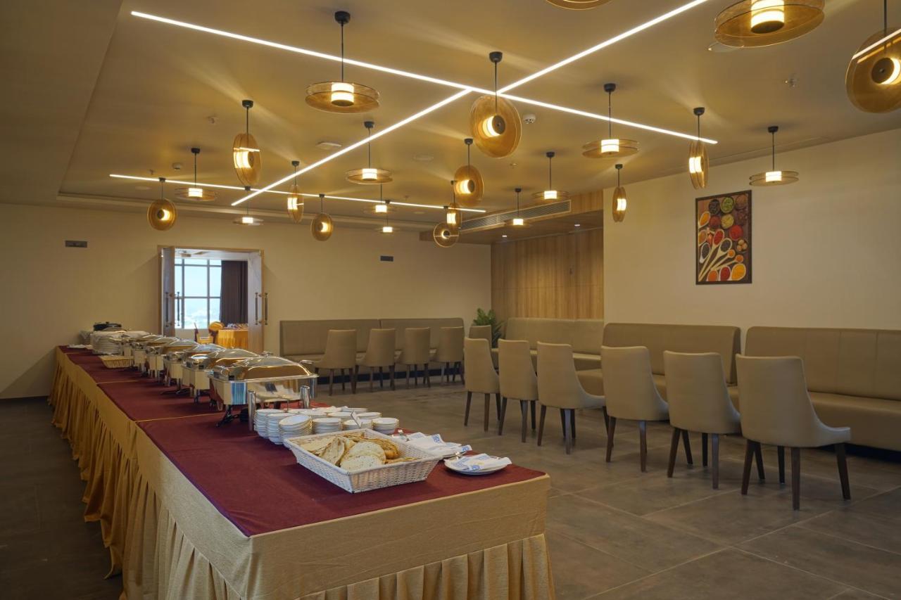 The Galleria Hotel Rajkot Exterior foto