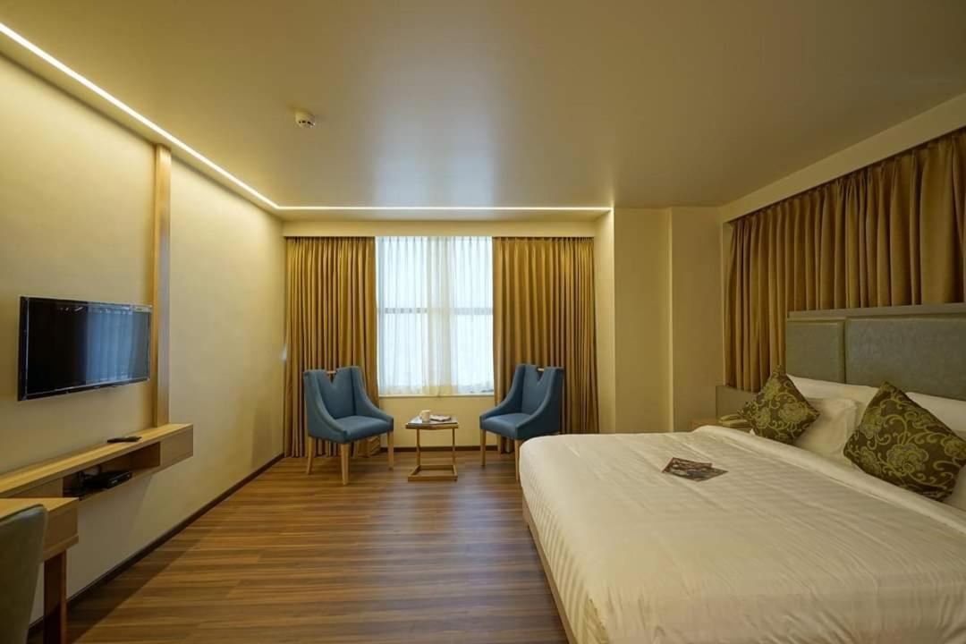 The Galleria Hotel Rajkot Exterior foto